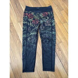 CVG Constantly Varied Gear Leggings Capri Length Grenade Guns Roses Print Size S